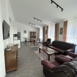 Дава се под наем Четиристаен апартамент в Варна, м-т Боровец - юг - 100 кв.м за 1100 € - Снимка #1