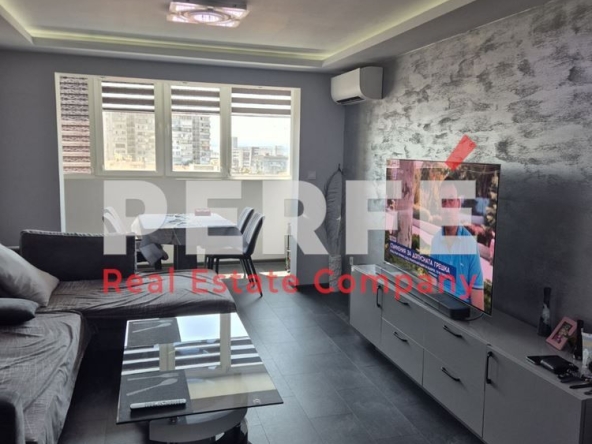 Тристаен апартамент в Бургас, Център - 74 кв.м за 2230 €/кв.м - Снимка #1