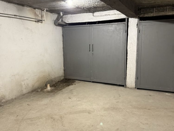 Дава се под наем Гараж / Паркомясто в София, Лозенец - 24 кв.м за 153 € - Снимка #1