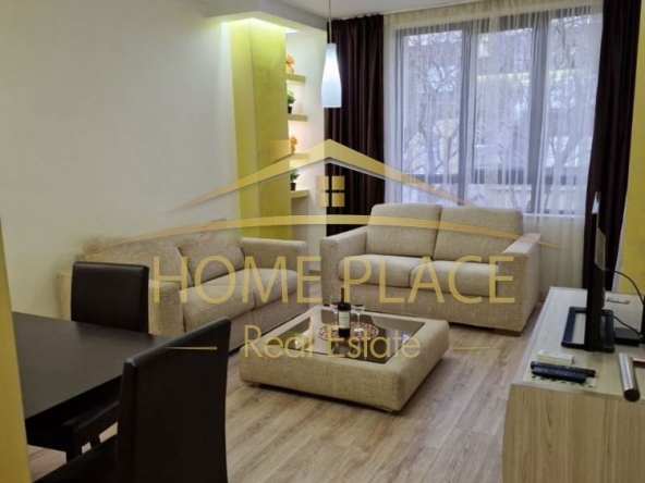 Дава се под наем Двустаен апартамент в Варна, Център - 65 кв.м за 714 € - Снимка #1