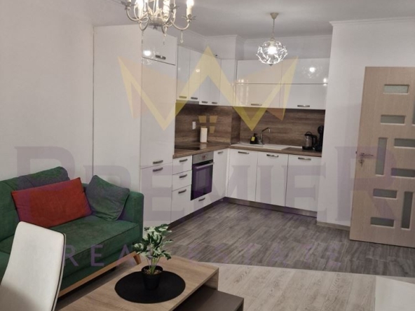 Дава се под наем Двустаен апартамент в Варна, Център - 65 кв.м за 663 € - Снимка #1