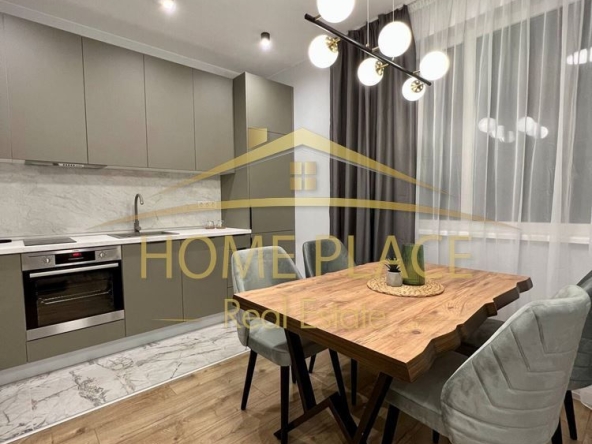 Дава се под наем Двустаен апартамент в Варна, Център - 55 кв.м за 765 € - Снимка #1