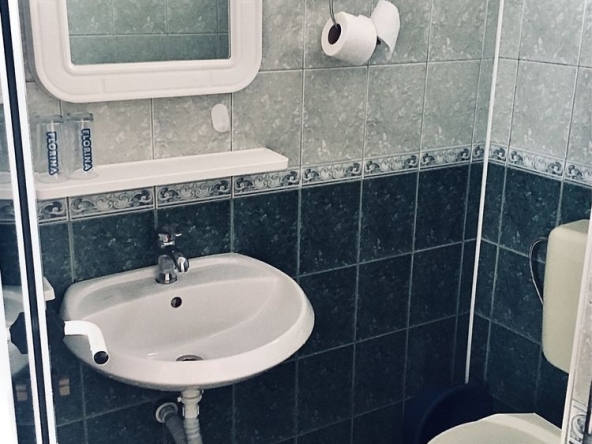 Дава се под наем Етаж от къща в Несебър - 15 кв.м за 40.8 € - Снимка #1