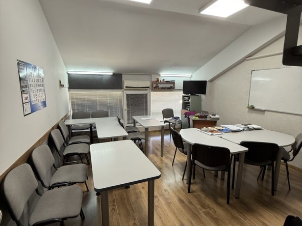 Дава се под наем Офис в Казанлък - 27 кв.м за 183.6 € - Снимка #1