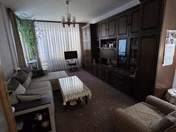 Тристаен апартамент в Разград, Абритус - 76 кв.м за 1202 €/кв.м - Снимка #1