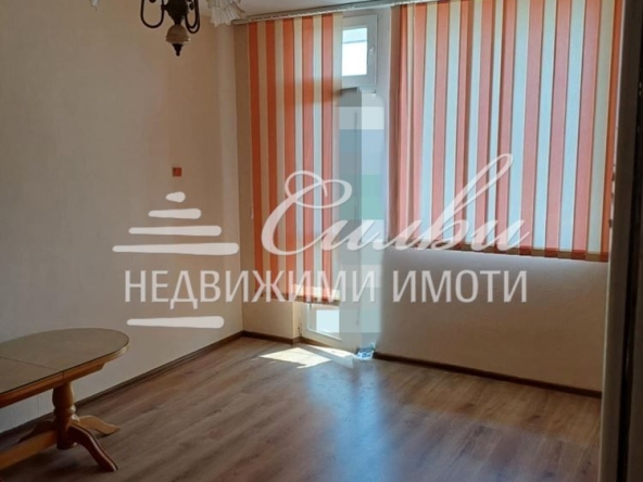 Дава се под наем Двустаен апартамент в Търговище, Вароша - 65 кв.м за 178.5 € - Снимка #1