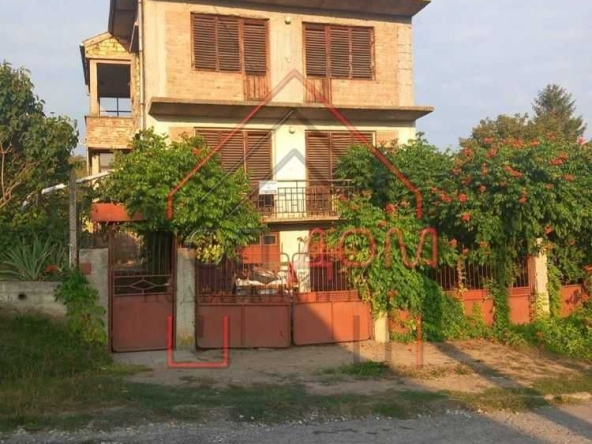 Къща в с. Съединение, Област Търговище - 1350 кв.м за 112 €/кв.м - Снимка #1