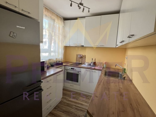 Дава се под наем Тристаен апартамент в Варна, Колхозен пазар - 100 кв.м за 612 € - Снимка #1