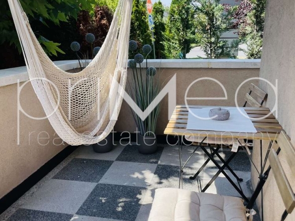 Дава се под наем Тристаен апартамент в Бургас, Център - 100 кв.м за 867 € - Снимка #1