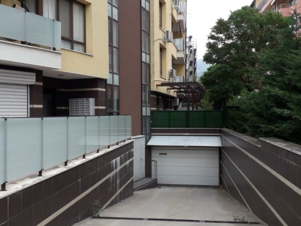 Дава се под наем Гараж / Паркомясто в София, Карпузица - 20 кв.м за 102 € - Снимка #1
