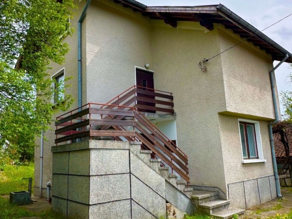 Къща в с. Долно Камарци, Област София-област - 104 кв.м за 1145 €/кв.м - Снимка #1