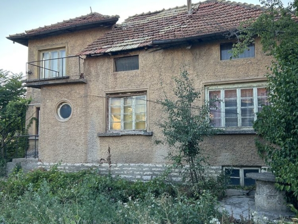 Къща в Луковит - 250 кв.м за 180 €/кв.м - Снимка #1