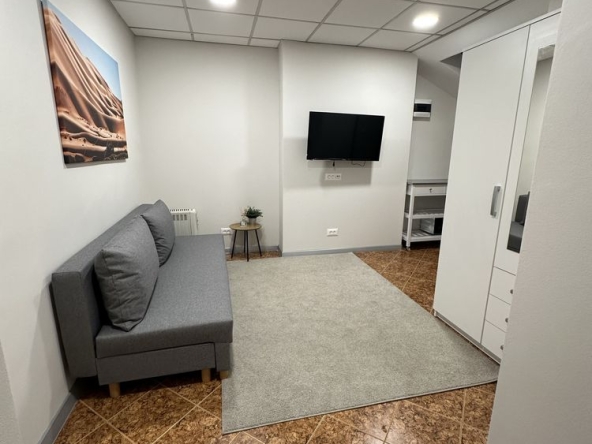 Дава се под наем Ателие в София, Оборище - 25 кв.м за 357 € - Снимка #1