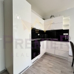 Дава се под наем Двустаен апартамент в Варна, Цветен квартал - 65 кв.м за 510 € - Снимка #1