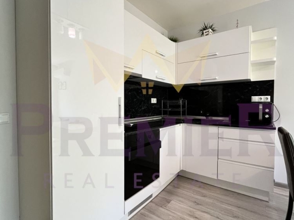 Дава се под наем Двустаен апартамент в Варна, Цветен квартал - 65 кв.м за 510 € - Снимка #1