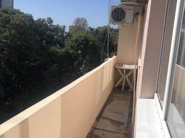 Дава се под наем Двустаен апартамент в Варна, Червен площад - 48 кв.м за 357 € - Снимка #1