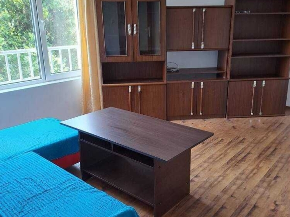 Дава се под наем Тристаен апартамент в Бургас, Славейков - 70 кв.м за 499.8 € - Снимка #1