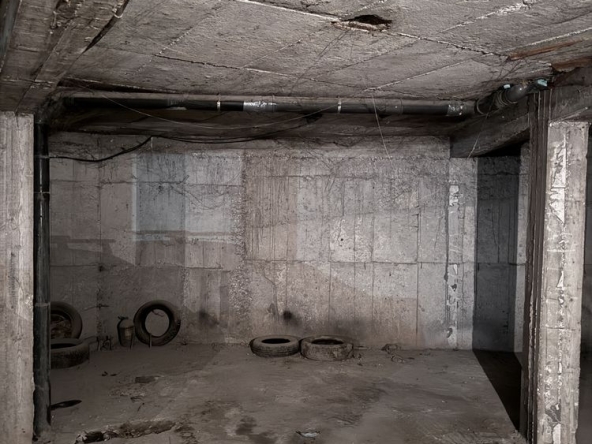 Дава се под наем Гараж / Паркомясто в Варна, Лятно кино Тракия - 12 кв.м за 112.2 € - Снимка #1