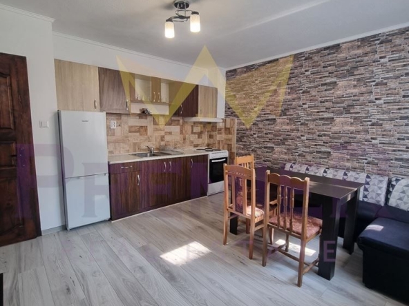 Дава се под наем Двустаен апартамент в Варна, Колхозен пазар - 55 кв.м за 382.5 € - Снимка #1