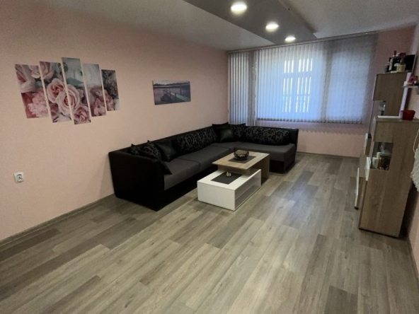 Четиристаен апартамент в Дупница - 100 кв.м за 1100 €/кв.м - Снимка #1