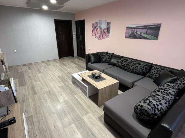 Четиристаен апартамент в Дупница - 100 кв.м за 1100 €/кв.м - Снимка #1