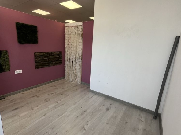 Дава се под наем  в Дупница -  кв.м за 102 € - Снимка #1
