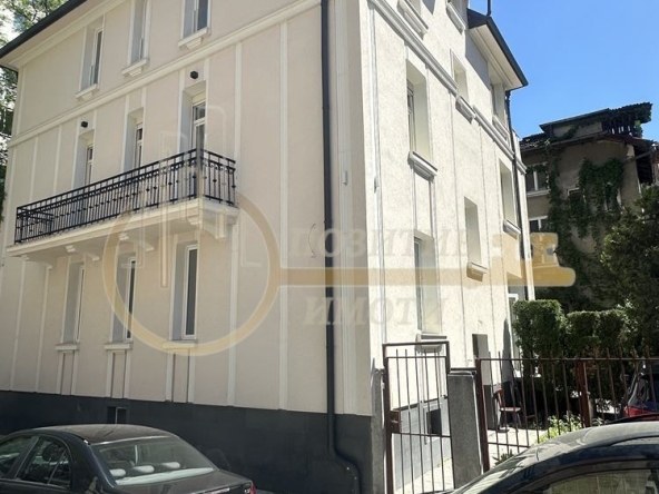 Дава се под наем Офис в София, Център - 120 кв.м за 1300 € - Снимка #1