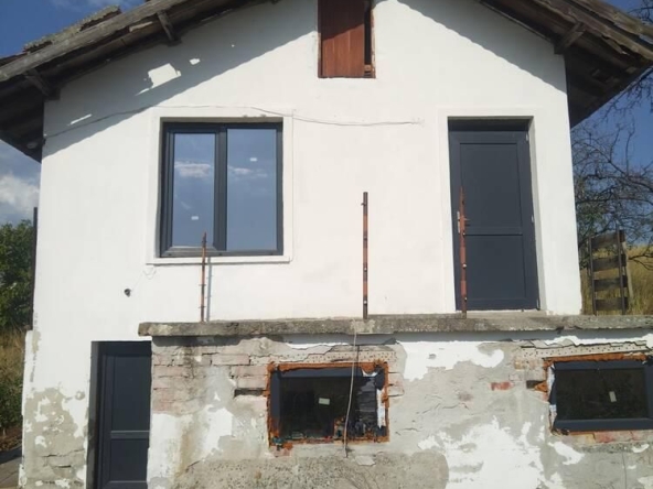 Къща в с. Изворище, Област Бургас - 80 кв.м за 519 €/кв.м - Снимка #1