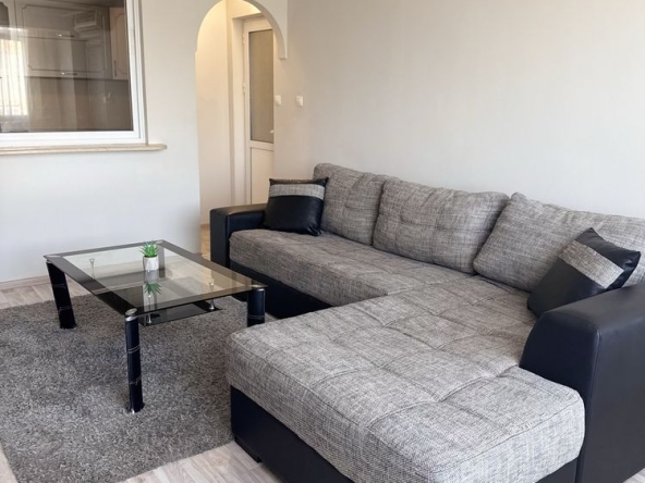 Дава се под наем Двустаен апартамент в Асеновград - 70 кв.м за 331.5 € - Снимка #1