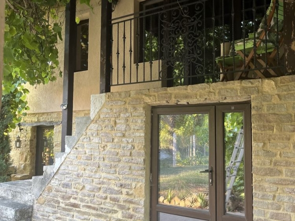 Дава се под наем Къща в с. Левски, Област Варна - 190 кв.м за 918 € - Снимка #1