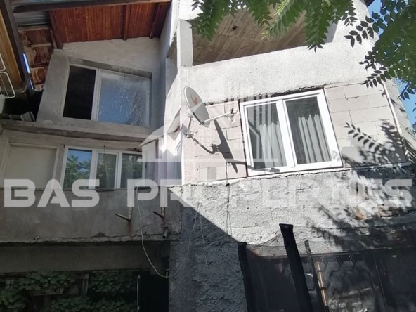 Къща в София, Център - 174 кв.м за 1265 €/кв.м - Снимка #1