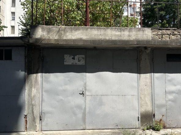 Гараж / Паркомясто в Велико Търново, Колю Фичето - 18 кв.м за 1389 €/кв.м - Снимка #1