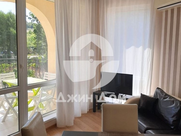 Тристаен апартамент в Обзор - 87 кв.м за 1184 €/кв.м - Снимка #1