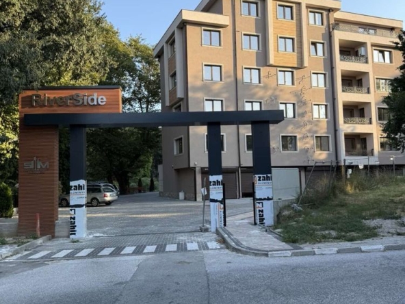 Дава се под наем Четиристаен апартамент в Асеновград - 160 кв.м за 1500 € - Снимка #1