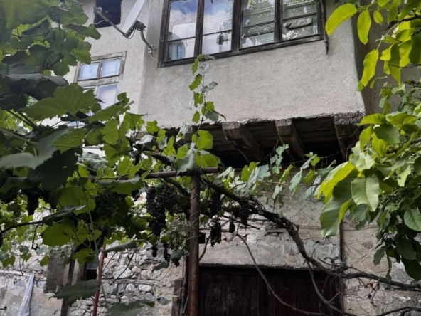 Къща в с. Ласкарево, Област Благоевград - 540 кв.м за 47 €/кв.м - Снимка #1