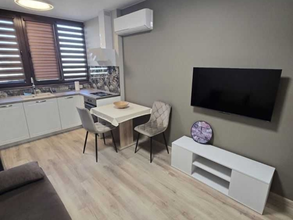 Дава се под наем Едностаен апартамент в Пловдив, Тракия - 32 кв.м за 306 € - Снимка #1