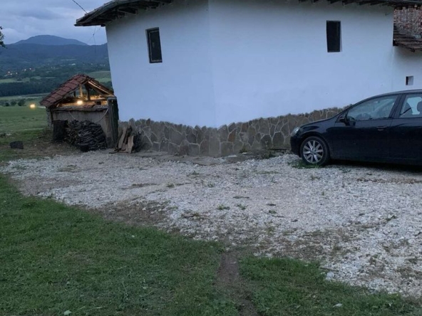 Къща в с. Голяма Желязна, Област Ловеч - 250 кв.м за 580 €/кв.м - Снимка #1