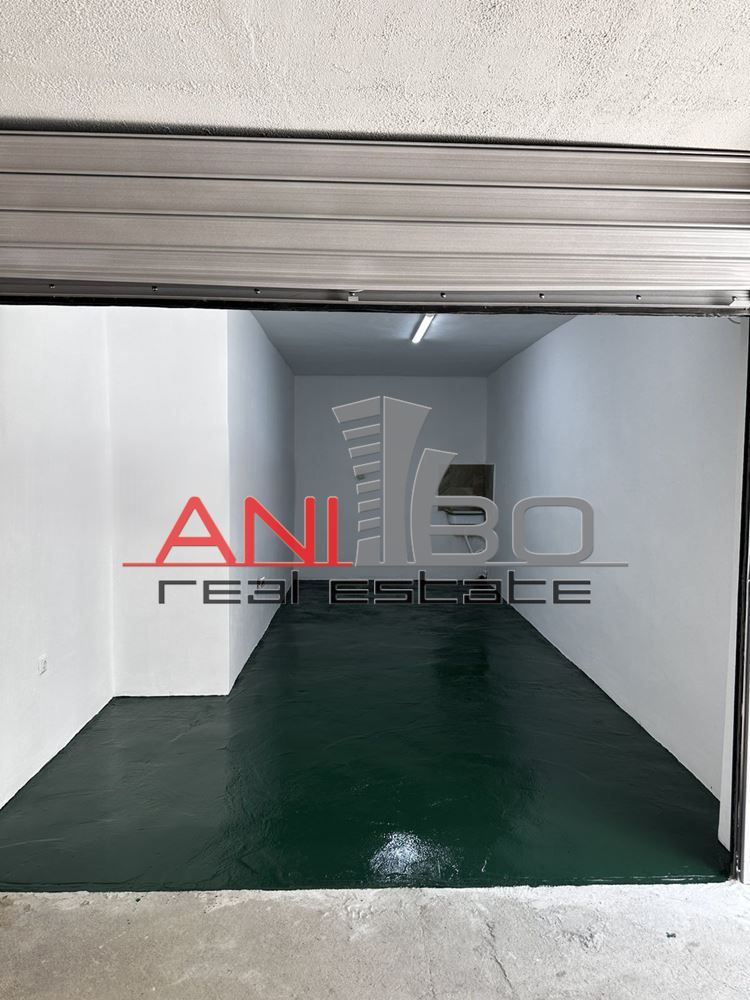 Гараж / Паркомясто в Варна, Лятно кино Тракия - 18 кв.м за 2773 €/кв.м - Снимка #1