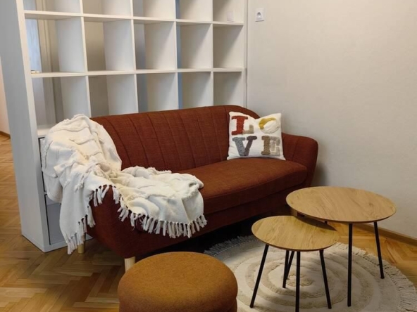 Дава се под наем Двустаен апартамент в Пловдив, Кършияка - 70 кв.м за 409 € - Снимка #1