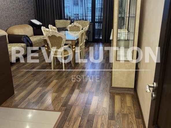 Дава се под наем Тристаен апартамент в Варна, Автогара - 115 кв.м за 700 € - Снимка #1