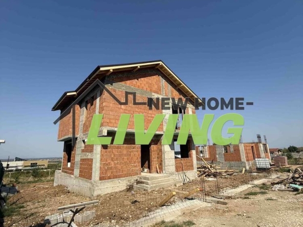 Къща в с. Брестник, Област Пловдив - 185 кв.м за 1406 €/кв.м - Снимка #1