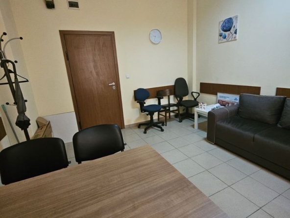 Дава се под наем Офис в Благоевград, Еленово 1 - 20 кв.м за 200 € - Снимка #1