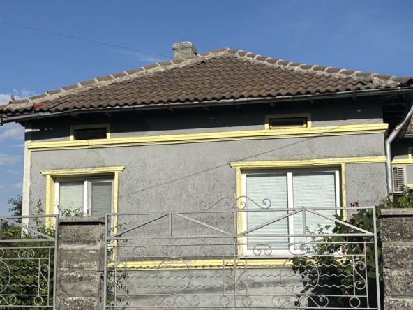 Къща в с. Дончево, Област Добрич - 1350 кв.м за 49 €/кв.м - Снимка #1