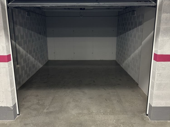 Дава се под наем Гараж / Паркомясто в София, ПЗ Хладилника - 21 кв.м за 135 € - Снимка #1