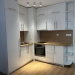 Дава се под наем Тристаен апартамент в Бургас, Център - 85 кв.м за 765 € - Снимка #1