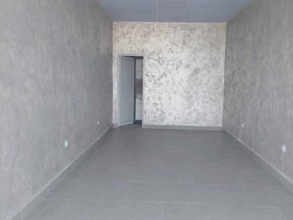 Магазин в Пловдив, Гагарин - 33 кв.м за 1750 €/кв.м - Снимка #1