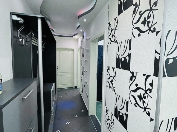 Дава се под наем Четиристаен апартамент в Русе, Алеи Възраждане - 98 кв.м за 510 € - Снимка #1