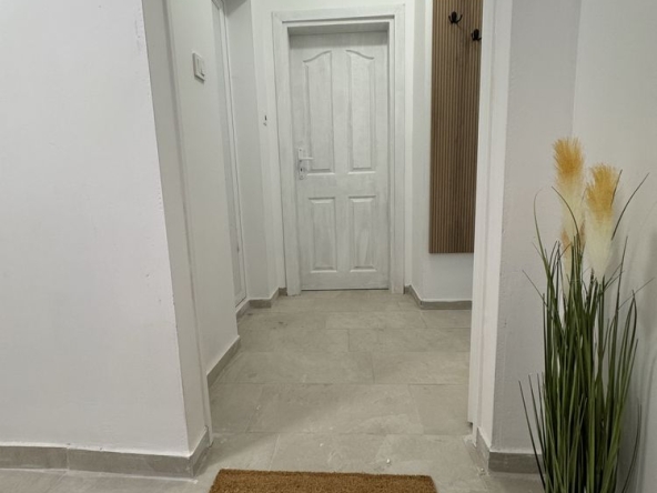 Дава се под наем Двустаен апартамент в Търговище, Вароша - 40 кв.м за 255 € - Снимка #1