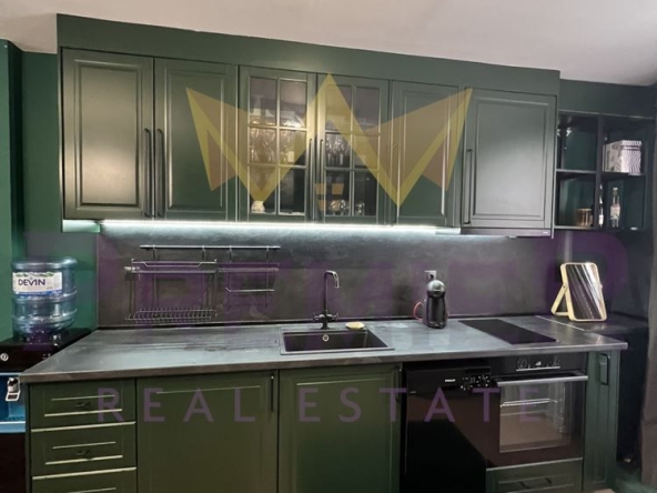 Дава се под наем Двустаен апартамент в Варна, Бриз - 90 кв.м за 561 € - Снимка #1