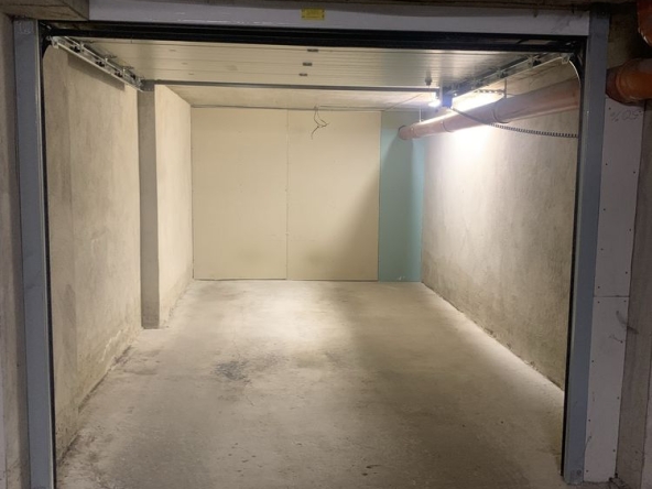 Дава се под наем Гараж / Паркомясто в София, 7-ми 11-ти километър - 16 кв.м за 127.5 € - Снимка #1